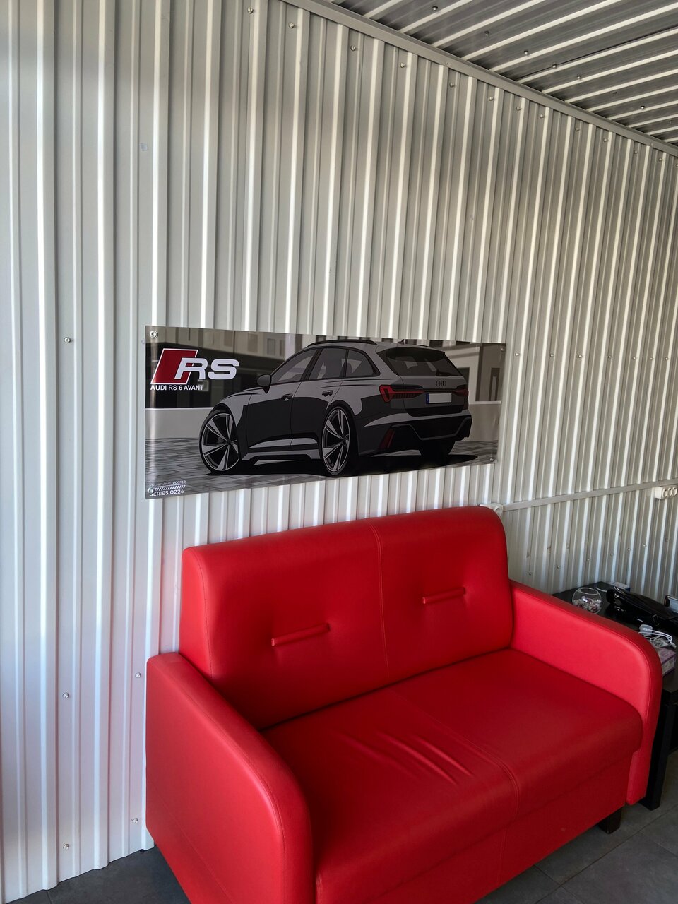 Зона ожидания — постер Audi RS